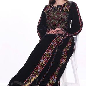 Worn once dark green thin velvet thobe with kashmir belt